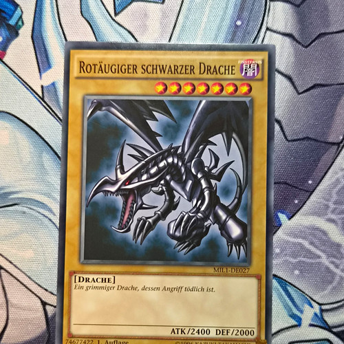 Rotäugiger schwarzer drache - rotäugiger,