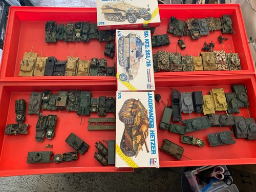 Militär fahrzeuge - 1/76, +